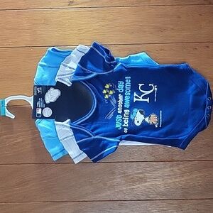 0-3m Snoopy KC Royals onsies